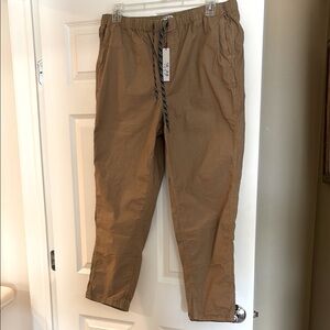 Nic and Zoe Mindfully Made SZ18 casual pants. Drawstring waist, w/back pockets